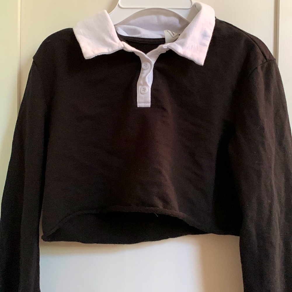 Black collared crop top